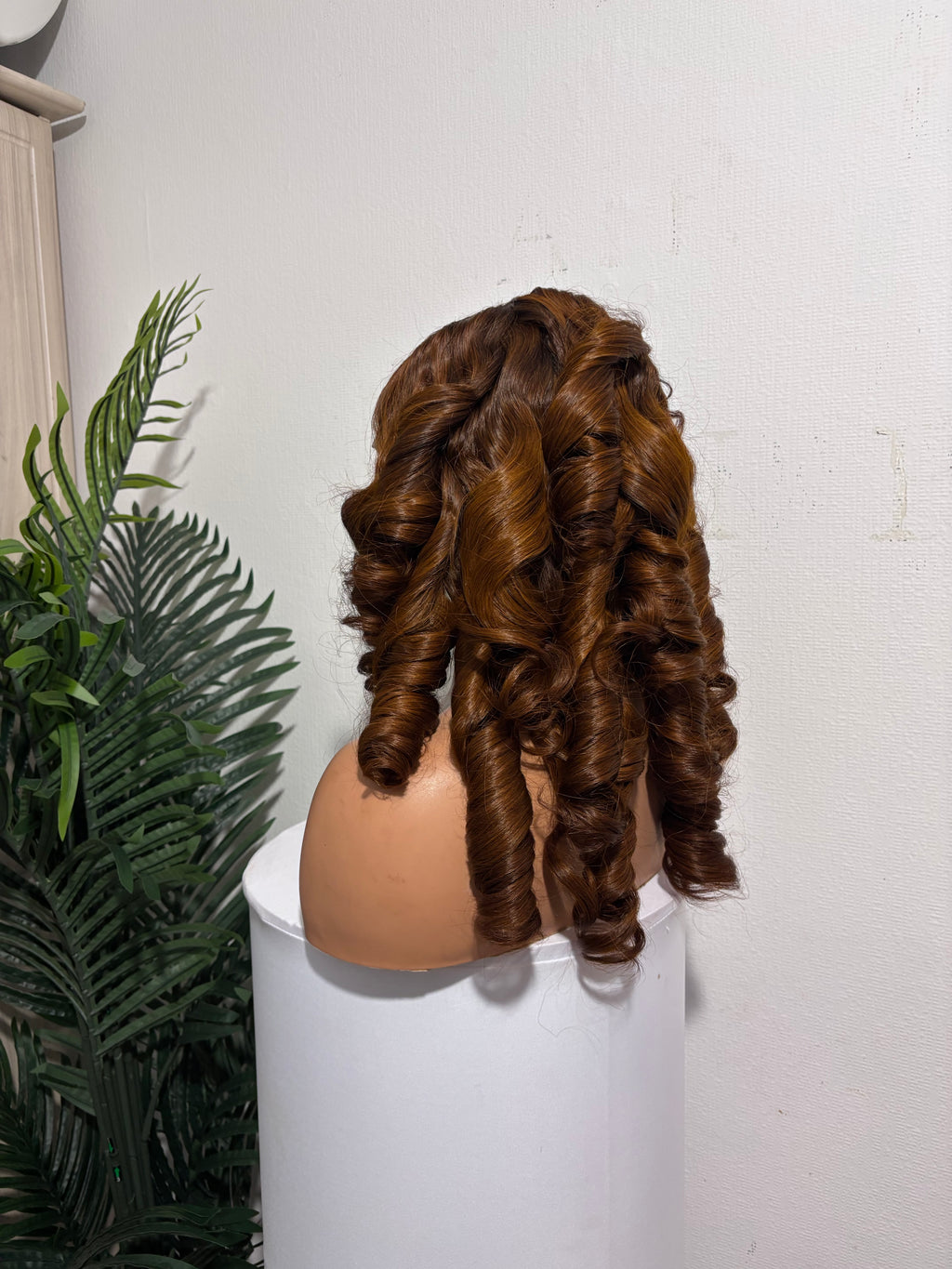 18 SDD luxury Vietnamese bouncy unit 350g paired with 5by 5 closure(made with 3 bundles and half )chest nut